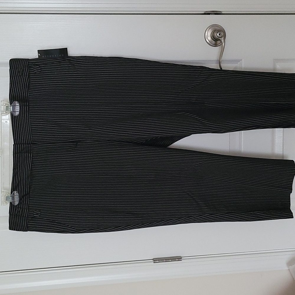 Capri / Crop Pants. Size 18